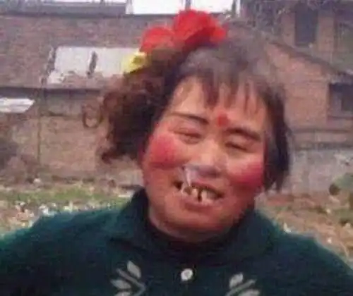 心理测试选一张丑女头像,测你前世是娶白富美还是嫁高富帅
