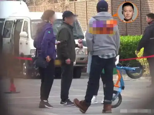 攀登者杀青吴京回家当奶爸,与爸爸聊天画风搞笑,儿子骑车萌
