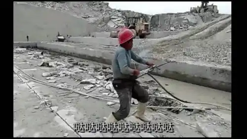 高能有毒搞笑第13弹服不服工地搬砖也可以拥有加特林
