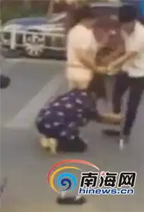 孕妇遭当街暴打打人者称孕妇与其丈夫搞暧昧
