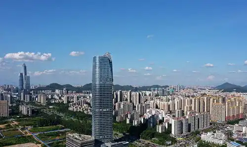 东莞对不起,让厦门昆明有压力了,一不小心把乡镇搞成了新一线
