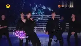 黄明昊给蔡徐坤讲笑话一块玻璃从20楼掉下来,它会说什么