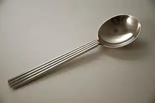 去眼袋简单又省钱的方法,分分钟消除金鱼眼
