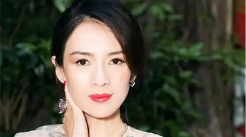 章子怡谢娜袁咏仪录节目,章子怡装扮少女,谢娜搞怪袁咏仪很霸气
