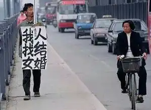 妹子,你是不是藏了什么好吃了,不交出来小鹿就要把你衣服扯坏了
