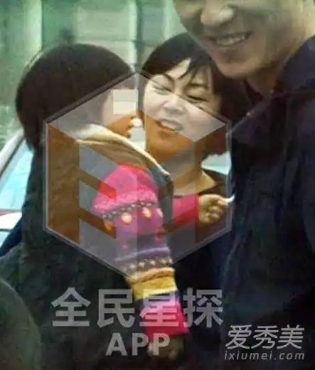 黄渤老婆女儿近照曝光全家都长一个样