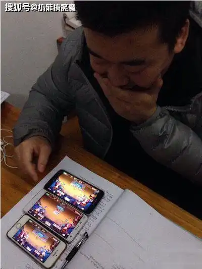 搞笑gif趣图妹纸技术可以啊,拖拉机给你开的这么溜
