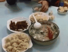 搞笑gif图把弟弟整成这样,小姑娘回家要怎么解释才能少挨骂
