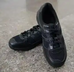 中国人的记忆,解放胶鞋,穿哪款军鞋你觉得合适
