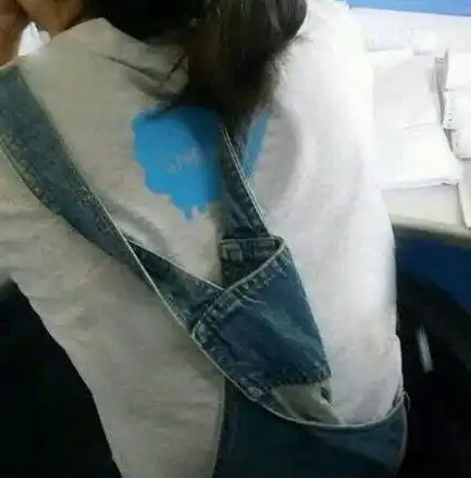 搞笑图片幽默段子笑话美女,你这算不算笑里藏刀
