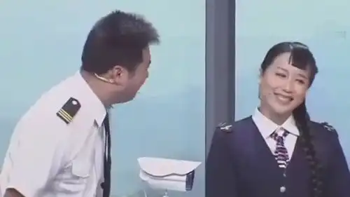 最近很火的一段视频,爆笑小品安检,看完笑的我肚子疼