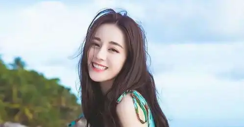 90后最美女星,杨紫无缘前3,迪丽热巴第2,第1惹争议
