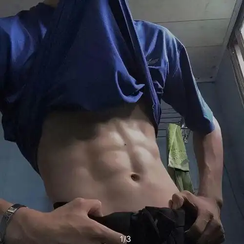 健身从今天开始我也要当肌肉金轮腹肌篇
