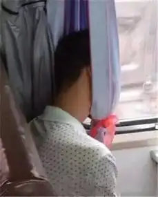 图集春运火车上的各种奇葩睡姿,太销魂了
