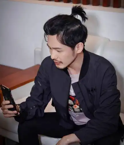白宇贴吧被扒出来,学生时代的白宇果然厉害谁没有点过去呢
