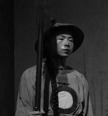 曾国藩对皇亲国戚下狠手,第一次执法就杀了十九位满人,朝野震动
