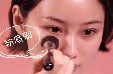化妆夏季脱妆很尴尬,粉底液和气垫bb用对没烦恼
