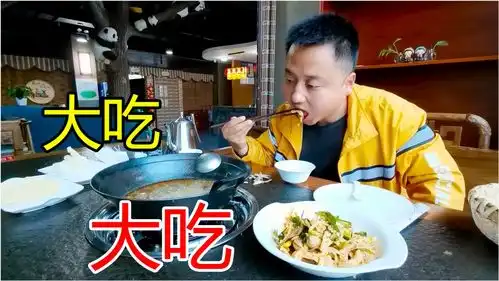 河南小伙穷游中国,下馆子要了两斤羊肉,大吃大喝的感觉太棒了
