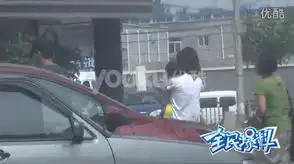 袁泉夏雨女儿夏哈哈首次曝光神情极似老爸
