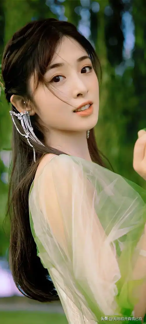 珍藏高清壁纸清新甜美,青春无敌的张含韵
