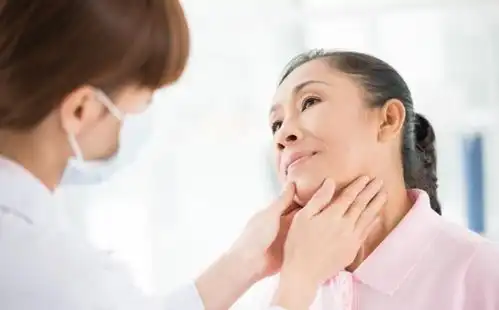 颈部有肿块,可能是甲状腺肿瘤,要做好这2点护理措施
