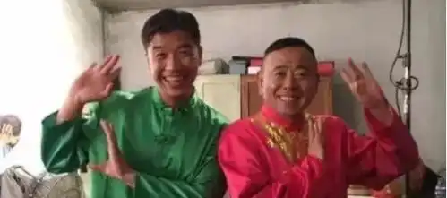 当年被赵家班除名,投靠潘长江东山再起,女儿比球球还有知名度
