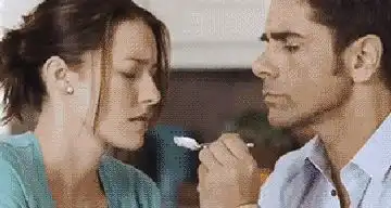 搞笑图片幽默段子笑话媳妇,你做个饭想把铲子给烧掉是吧
