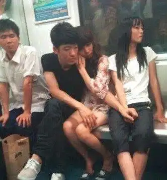 搞笑gif趣图宁死也不会要你骑着我,马儿我一定支持你
