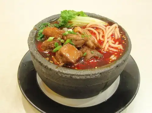 教你做砂锅土豆粉的绝密技法
