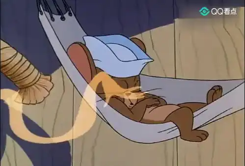 猫和老鼠熟睡的小老鼠被奶酪唤醒,想出妙招骗过傻猫
