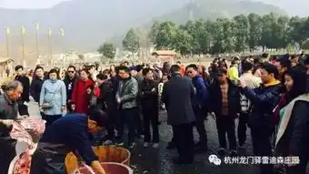 还未过年呢,吃货们就已经闻到龙门古镇的风情年味节了
