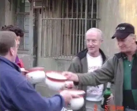 老海门人都用过的痰盂罐竟在国外火了,关键是
