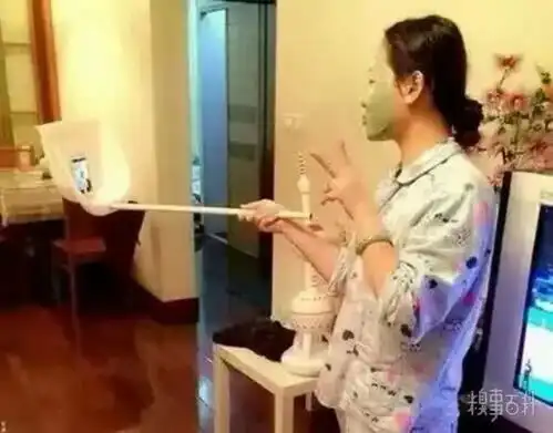 10大糗图一个女孩早晨的必备这样贴心的男友不多了
