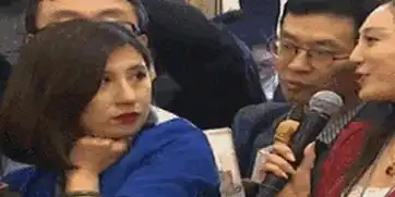 总会有一些戏精在跑马拉松......
