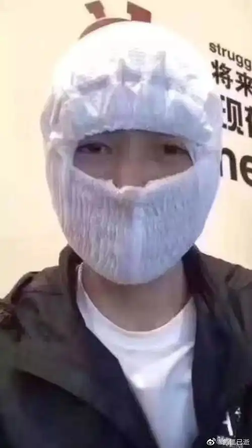 网友们的口罩设计创意绝了看了却让人心酸
