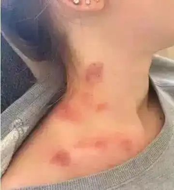 搞笑gif图买杯奶茶,就这样被小姐姐嫌弃了
