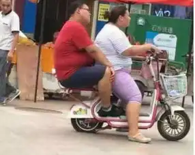 大哥你这样能有人征婚吗,都吓跑了吧
