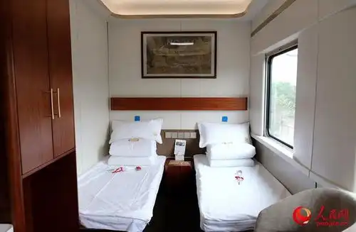 被河南首列特色旅游列车拿捏适老又好玩,k歌喝茶打牌,速约
