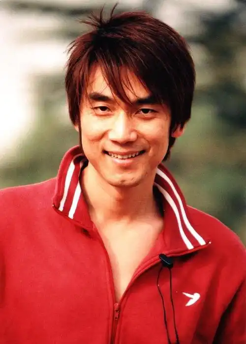 娱乐圈隐形富豪林依轮,厨子出身却当上歌星,与妻子恩爱27年
