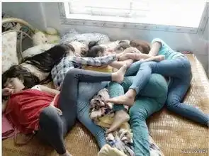 妹子你满手的鼻涕还不多穿点囧图有了女友好崩溃
