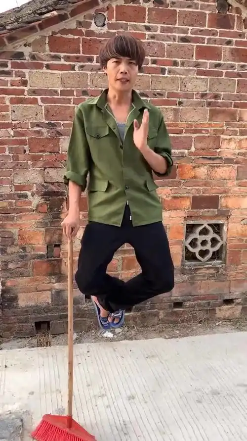 空中悬浮兄弟你是来搞笑的吗
