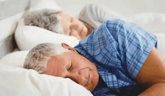 多名医生呼吁老年人宁愿早上躺着不起,也千万不要多做这3件事
