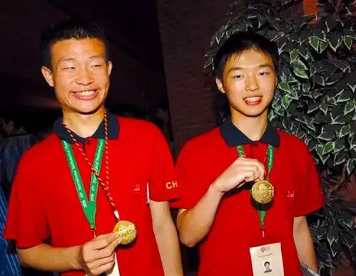 太不尊重人北大学神韦东奕遭网红们恶搞模仿,高中班主任说其情商低难找对象

