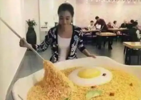 搞笑图文媳妇量血压,特紧张,把医生都看懵了
