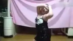 爆笑小胖纸模仿克里斯蒂娜黑丝热舞
