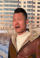 gif搞笑趣图孩子,你是不是又偷偷的用你妈妈的面膜
