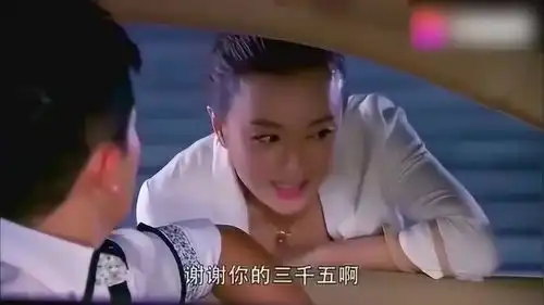 灰姑娘故意当美女面向总裁示爱,总裁抓狂,太搞笑了
