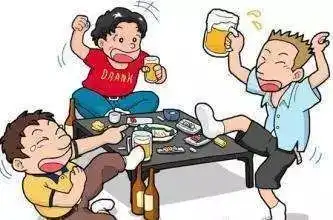 鹤壁一群食客喝酒大声划拳,引发领桌的不满,结果两拨人......
