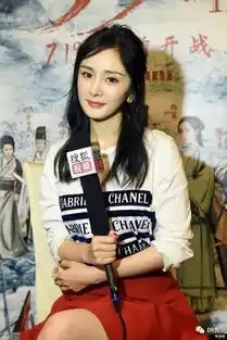 有全脸算我输,苦笑姐妹花里面还是杨幂胜了
