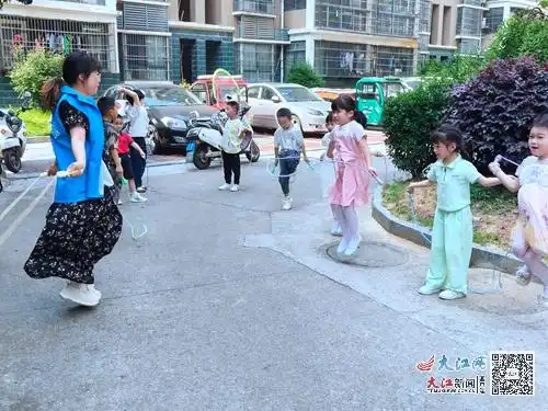 瑞昌市赛湖街道开展趣味跳绳主题活动组图
